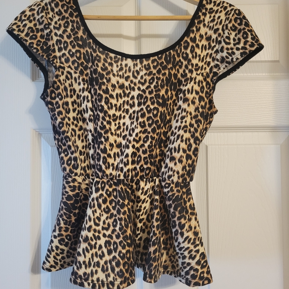 Leopard top